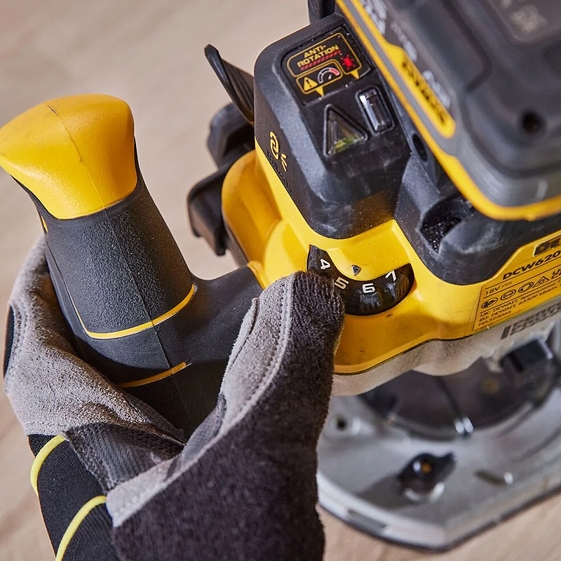 Masina de frezat verticala DeWalt, 18V, Solo, in TSTAK, DCW620NT-XJ