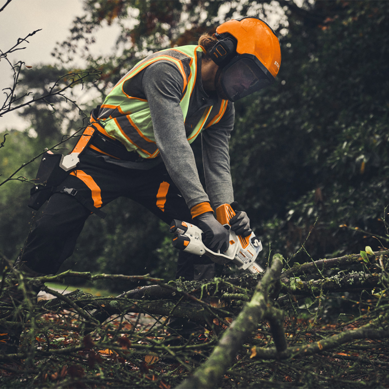 Electroferastrau cu lant, cu acumulatori, Stihl, tip GTA40 Set (cu 2 acumulatori, incarcator si geanta transport), sistem AS